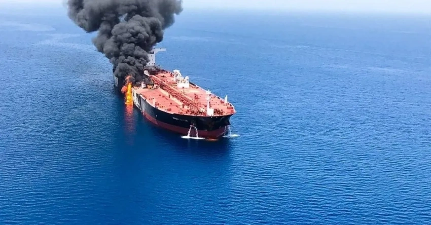 استهداف سفينة شحن تجارية بمقذوف مجهول في مضيق هرمز يرفع مستوى التأهب - استهداف سفينة شحن تجارية بمقذوف مجهول في مضيق هرمز يرفع مستوى التأهب - استهداف سفينة شحن تجارية بمقذوف مجهول في مضيق هرمز يرفع مستوى التأهب - استهداف سفينة شحن تجارية بمقذوف مجهول في مضيق هرمز يرفع مستوى التأهب - استهداف سفينة شحن تجارية بمقذوف مجهول في مضيق هرمز يرفع مستوى التأهب - Commercial Cargo Ship Targeted by Unknown Projectile in the Strait of Hormuz, Raising Alert Levels - Commercial Cargo Ship Targeted by Unknown Projectile in the Strait of Hormuz, Raising Alert Levels