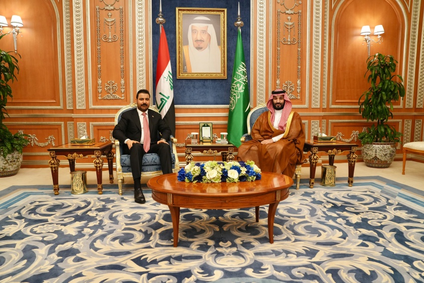 رئيس مجلس الوزراء يلتقي ولي العهد السعودي في الرياض ويؤكد رفض استخدام الأراضي العراقية للاعتداء على دول الجوار - علي فالح الزيدي - محمد بن سلمان - العلاقات السعودية العراقية - الأمن الإقليمي - Ali Faleh Al-Zaidi - Mohammed bin Salman