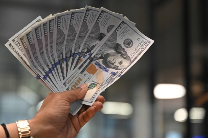 بورصة بغداد تسجل ارتفاعاً ملحوظاً بأسعار صرف الدولار - بورصة بغداد - سعر الصرف - الدولار الأمريكي - السوق الموازية - Baghdad Stock Exchange - Exchange Rate